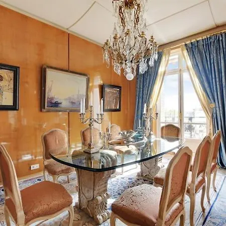 Luxurious Parisian Dream Flat W/ Eiffel Tower View