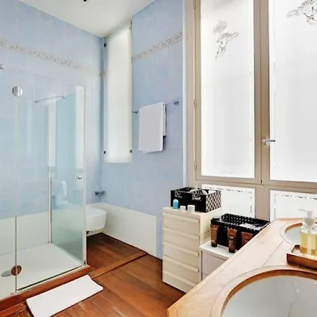 Luxurious Parisian Dream Flat W/ Eiffel Tower View 펜션 *