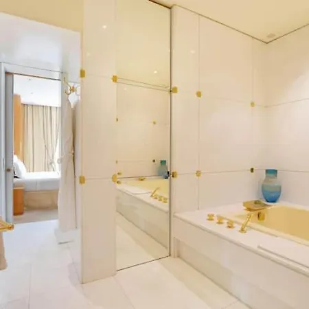 펜션 Luxurious Parisian Dream Flat W/ Eiffel Tower View 파리