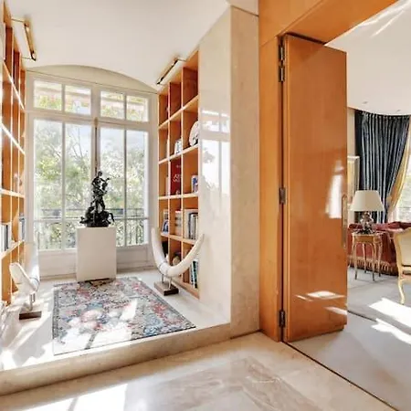 Luxurious Parisian Dream Flat W/ Eiffel Tower View 펜션 파리