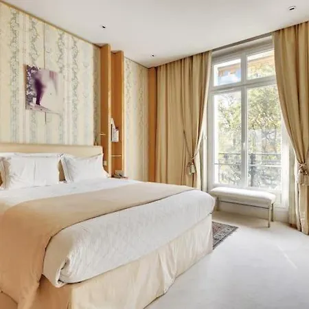 Luxurious Parisian Dream Flat W/ Eiffel Tower View 펜션