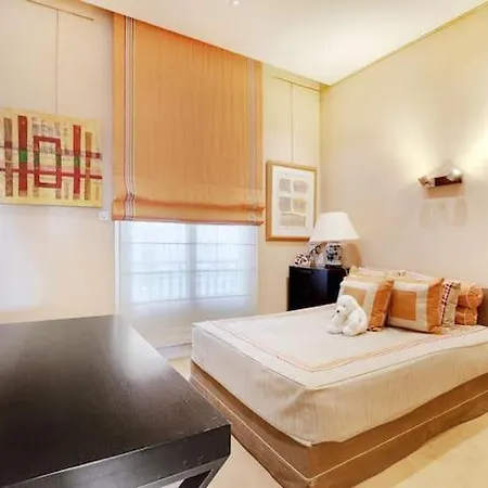 Luxurious Parisian Dream Flat W/ Eiffel Tower View 펜션 파리